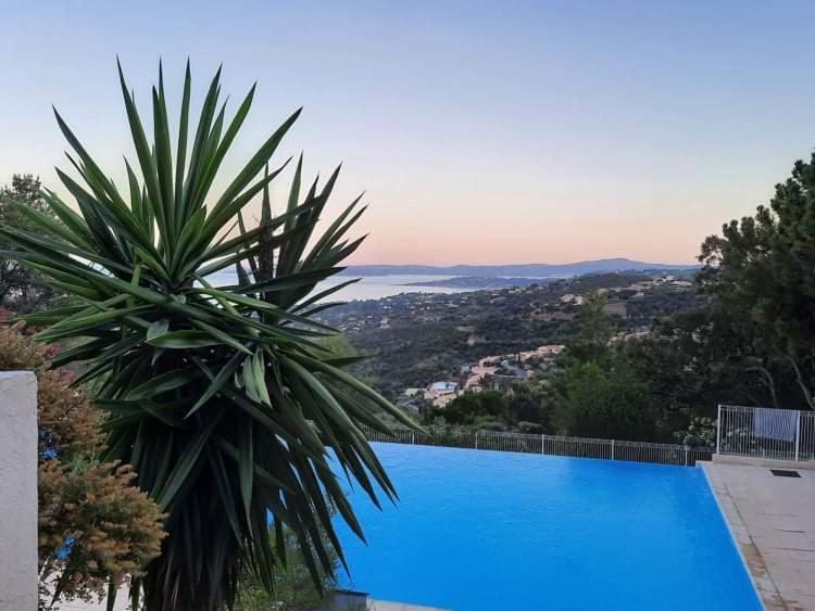 Tres Bel Appartement T3 Avec Splendide Vue Mer لي إيسامبر المظهر الخارجي الصورة