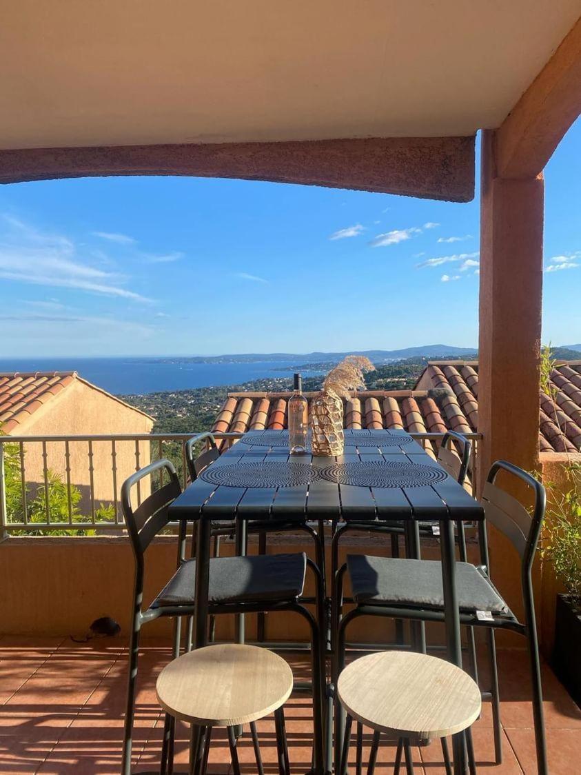 Tres Bel Appartement T3 Avec Splendide Vue Mer لي إيسامبر المظهر الخارجي الصورة